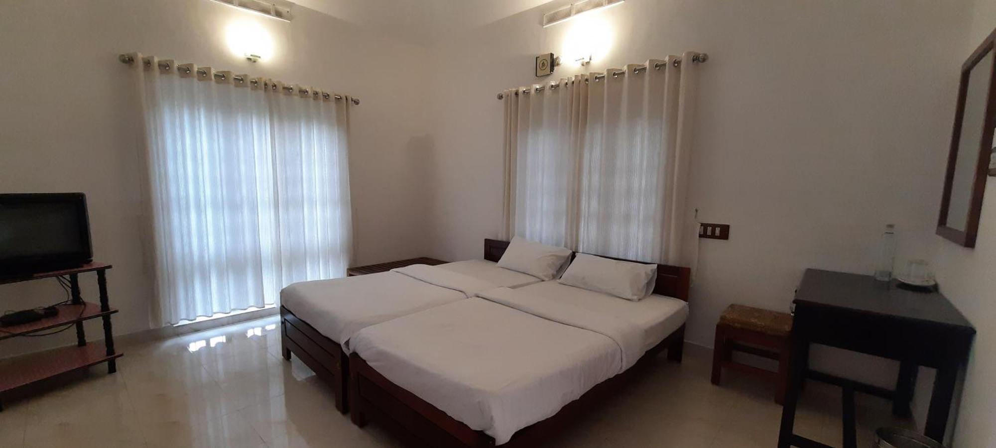 Oriole Homestay Thekkady Exterior photo