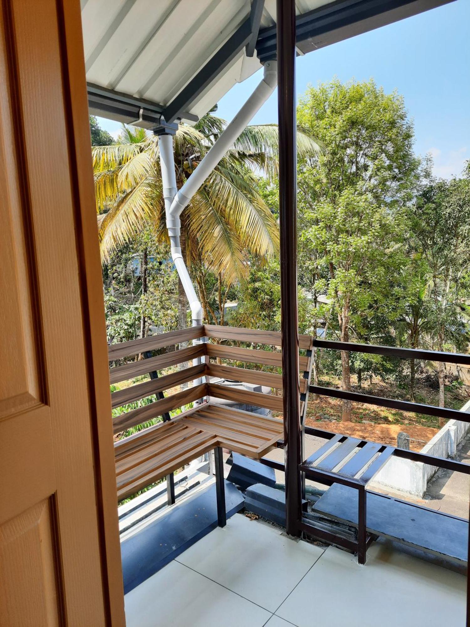Oriole Homestay Thekkady Exterior photo