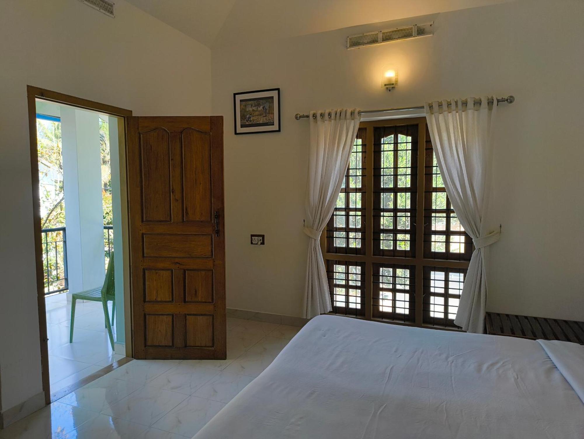 Oriole Homestay Thekkady Exterior photo